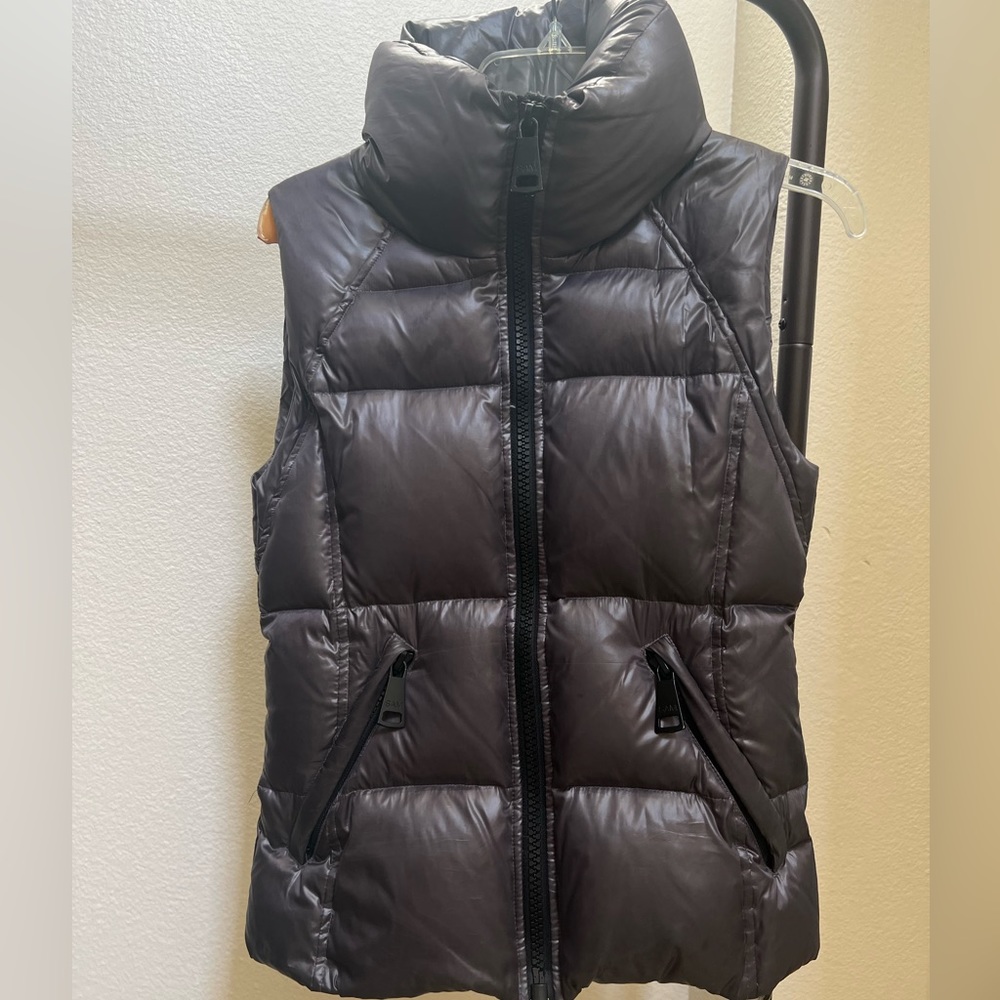 SAM. Vest in size XS.